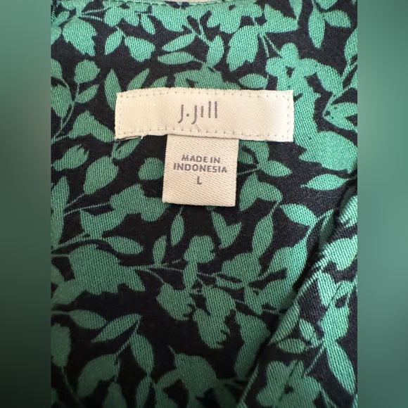 J.Jill Rayon Blend V Neck 3/4 Sleeve Black/ Green Floral Blouse Size Large - Picture 5 of 6